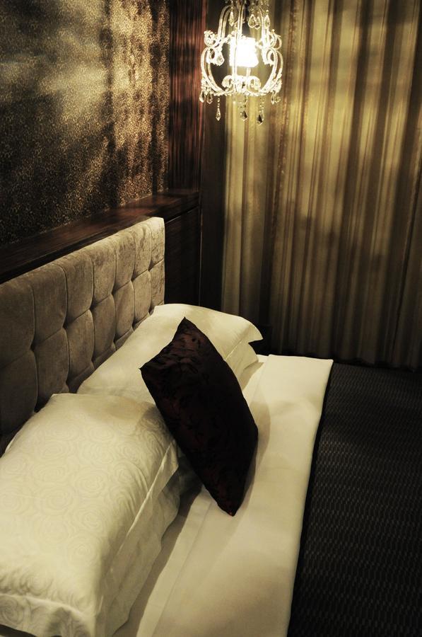 The Riverside Hotel & Motel Kaohsiung Bagian luar foto