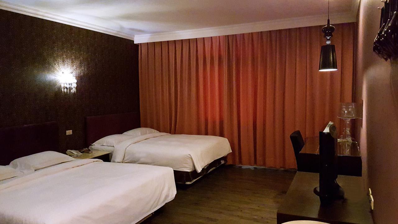 The Riverside Hotel & Motel Kaohsiung Bagian luar foto