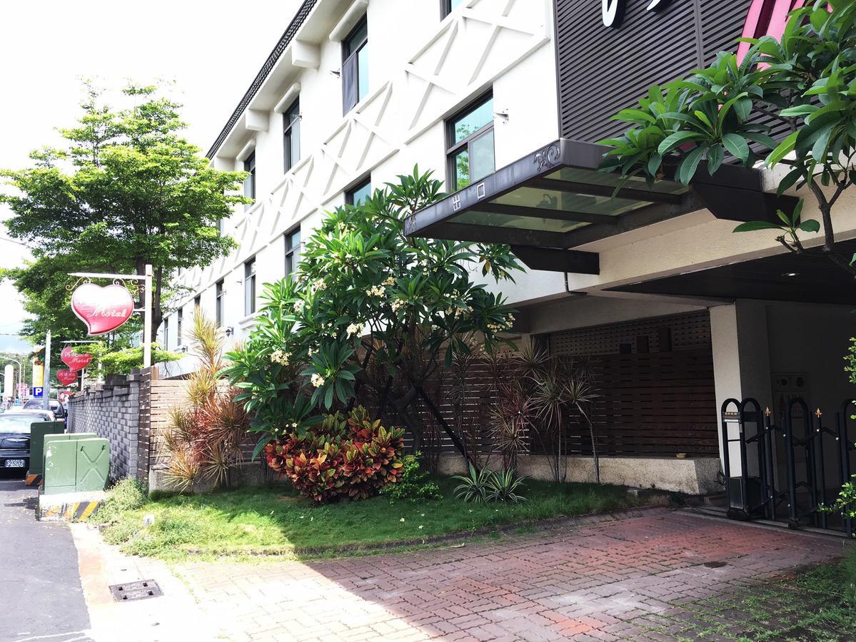 The Riverside Hotel & Motel Kaohsiung Bagian luar foto
