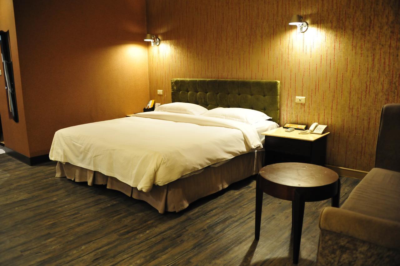 The Riverside Hotel & Motel Kaohsiung Bagian luar foto