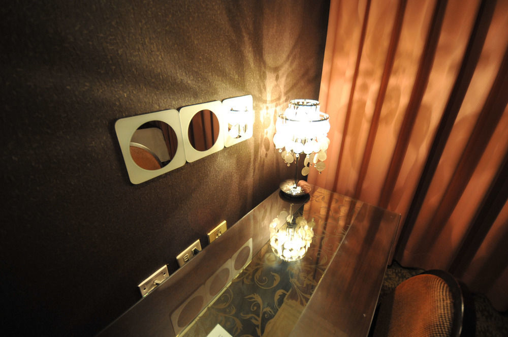 The Riverside Hotel & Motel Kaohsiung Bagian luar foto
