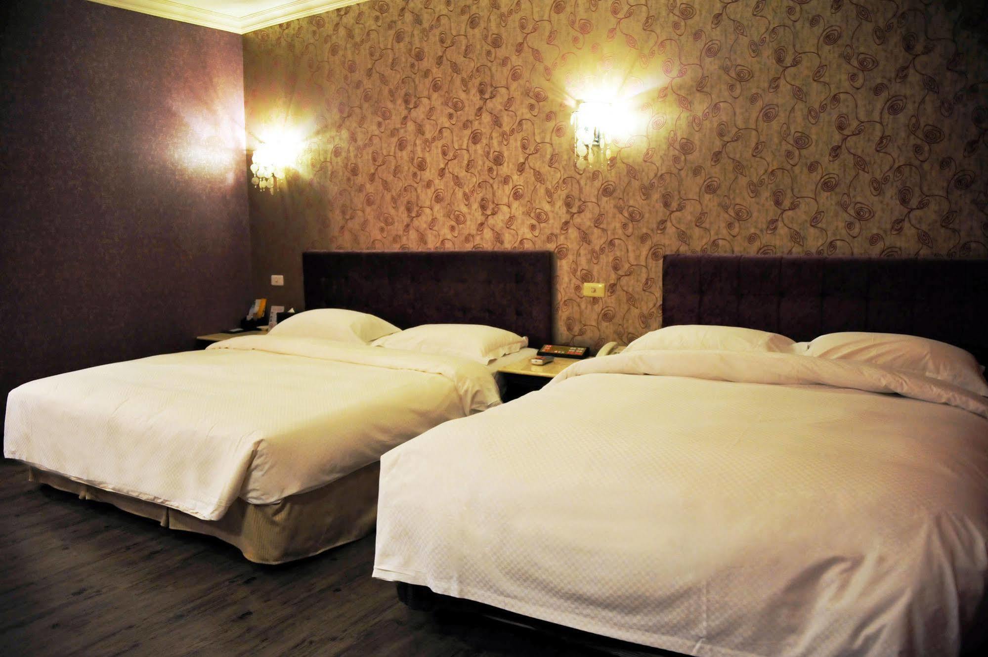 The Riverside Hotel & Motel Kaohsiung Bagian luar foto